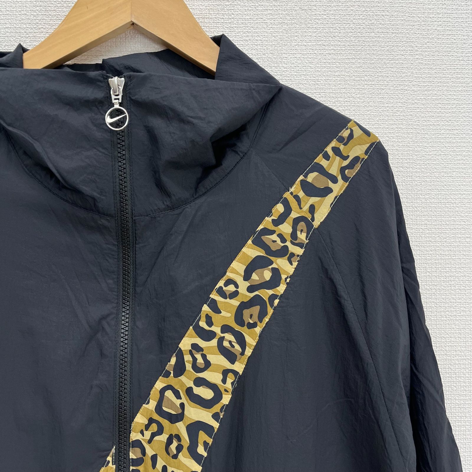 NIKE ナイキ CT1699-010 ウィメンズ レオパード スウッシュ ナイロン 
