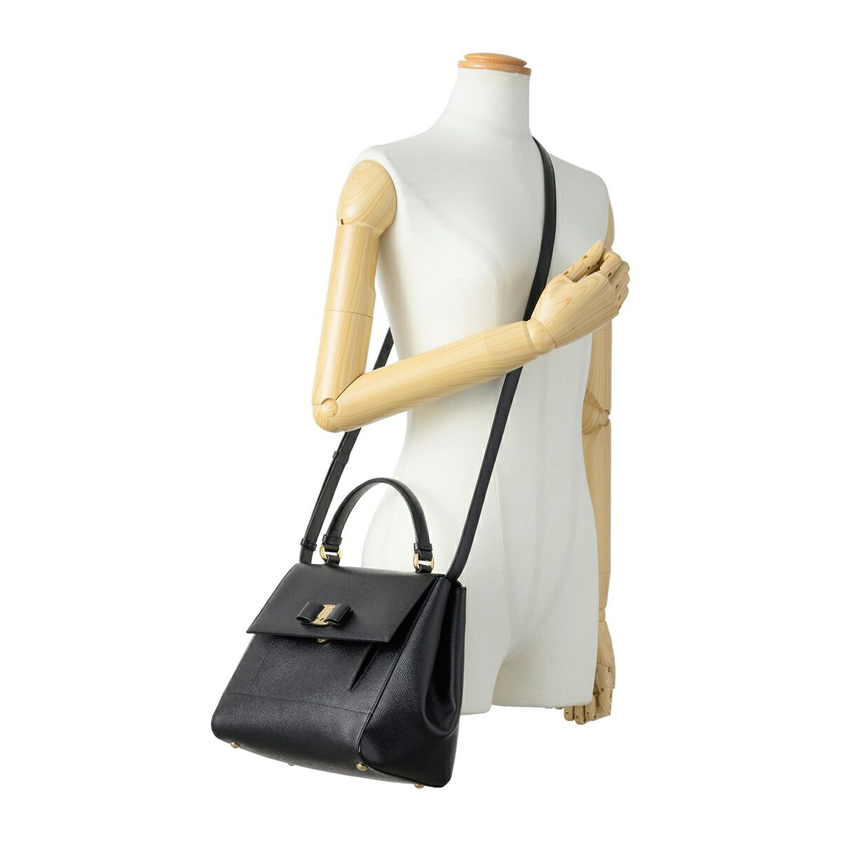 新品 フェラガモ FERRAGAMO ハンドバッグ キャリーオール ネロ 新品 フェラガモ FERRAGAMO ハンドバッグ キャリーオール ネロ