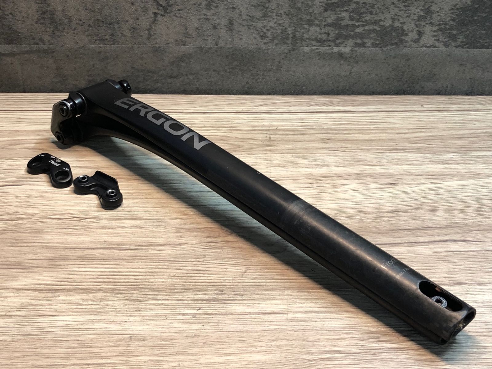 IJ746 エルゴン ERGON カーボン シートポスト 330mm Φ27.2mm SB25mm