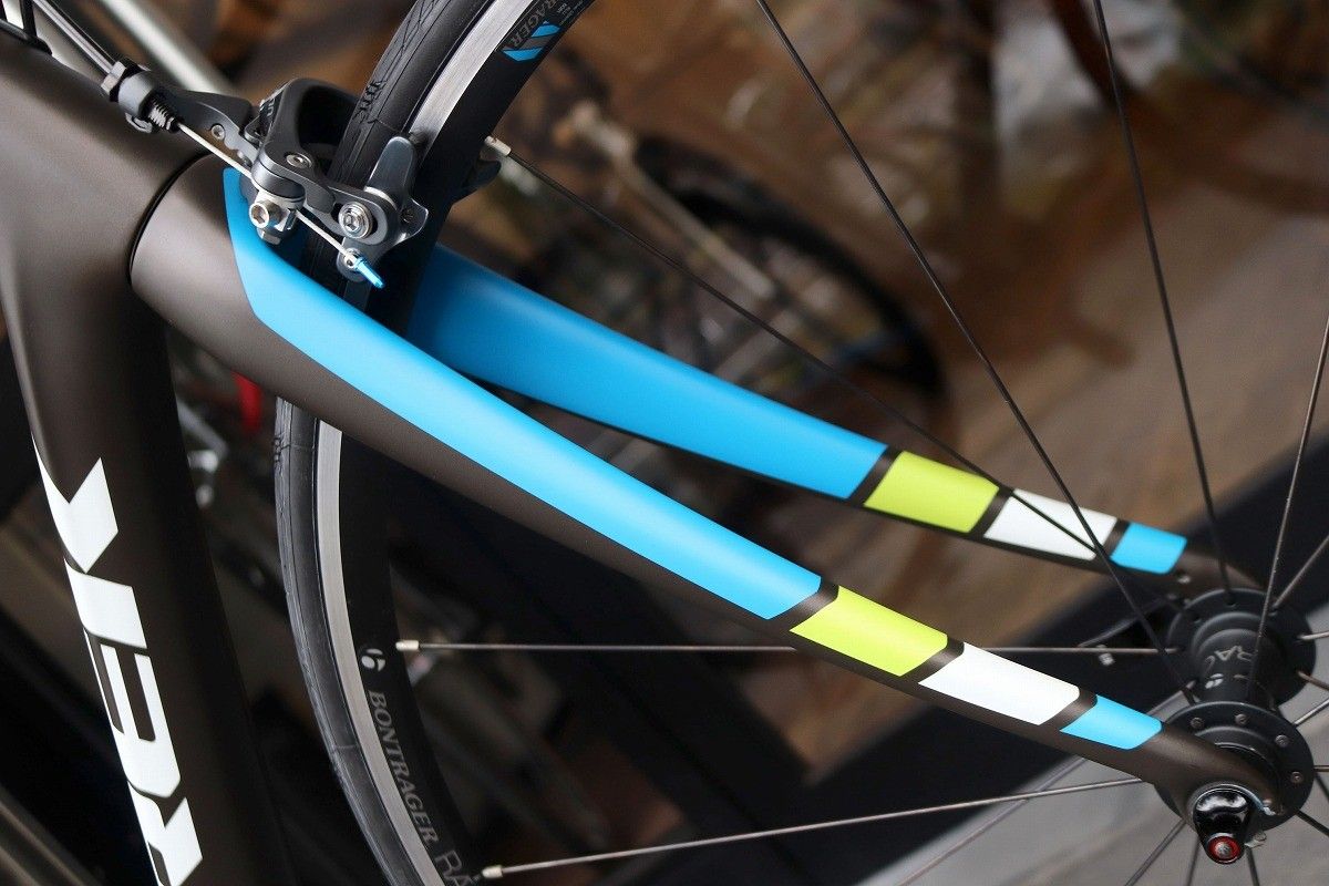 TREK DOMANE 5.2 フルカーボンフレーム フルカーボン製ロードバイク - TREK Domane 5.2