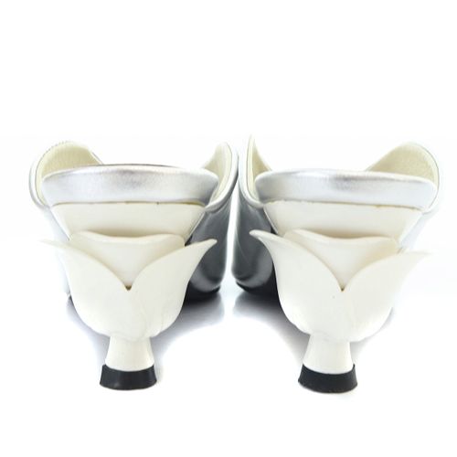 ジーヴィジーヴィ gvgv ROSE EMBELLISHED MULES ミュール サンダル 