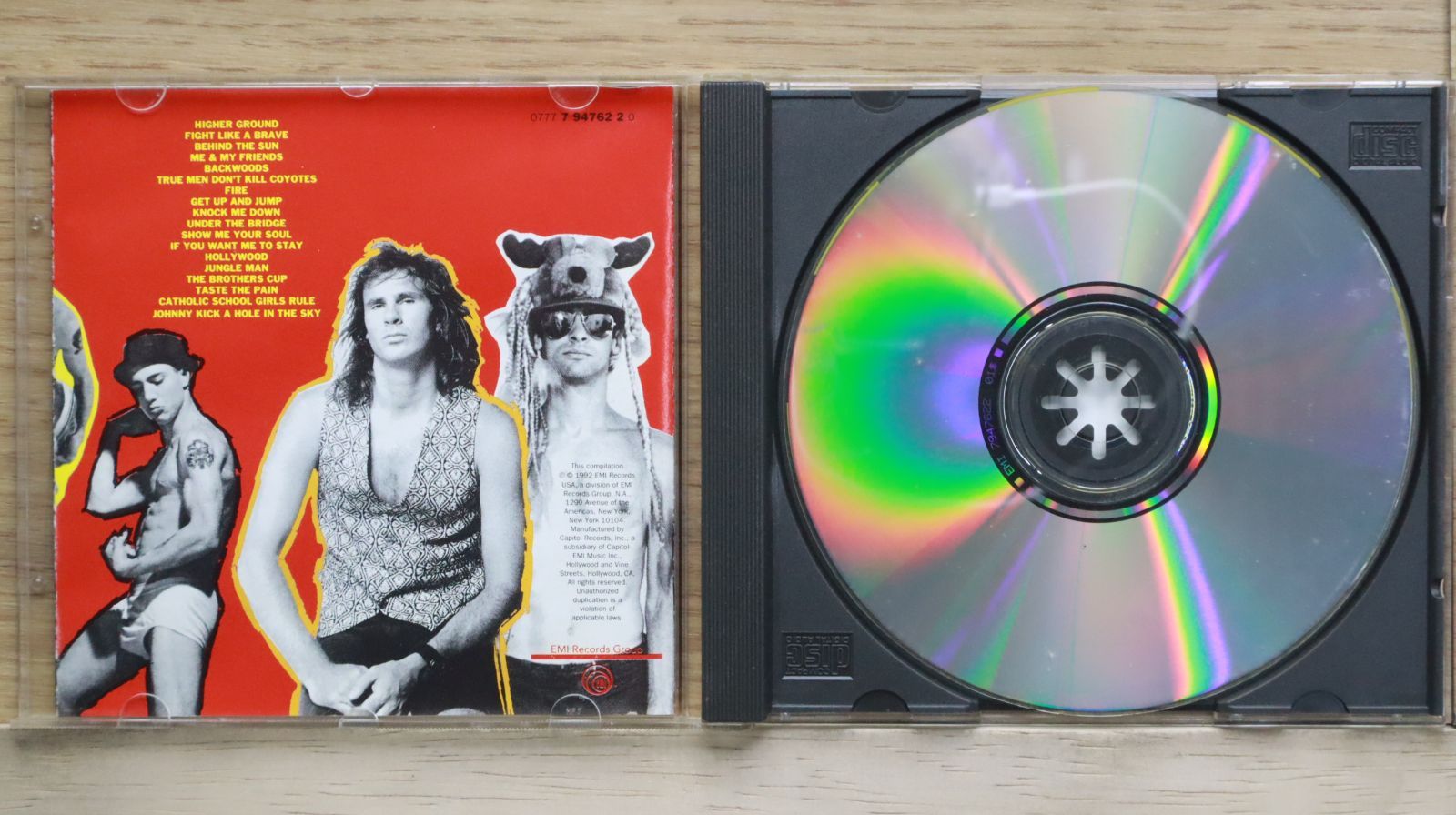 レッド・ホット・チリ・ペッパーズ　CD、DVD Amazon.co.jp: レッド・ホット・チリ・ペッパーズ: ミュージック