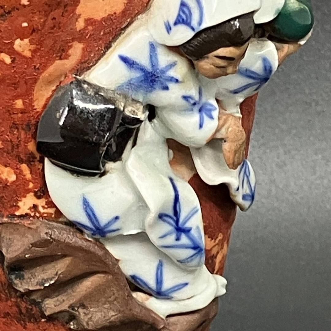 隅田焼　石黒 香二造　高浮彫　人物図　辰砂釉　花瓶　明治期 　署名あり 隅田焼 石黒 香二造 高浮彫 人物図 辰砂釉 花瓶 明治期 署名あり