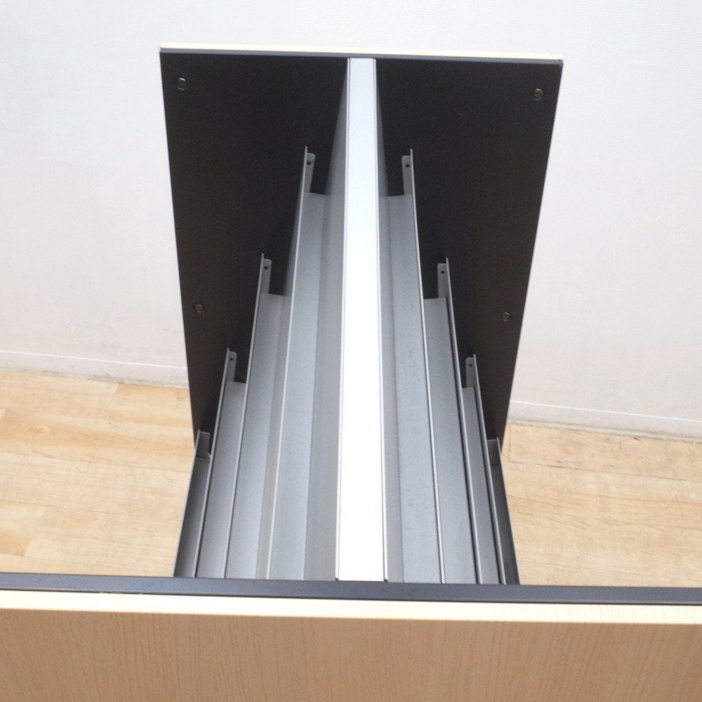 パンフレットラック 本棚