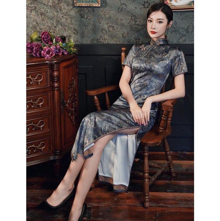 ロング丈チャイナドレス 半袖 ロングチャイナ服 紺色系中華服 中華ドレス 穏やかなチャイナワンピース シックな花柄 中国風パーティードレス 演奏服 華流コスプレ