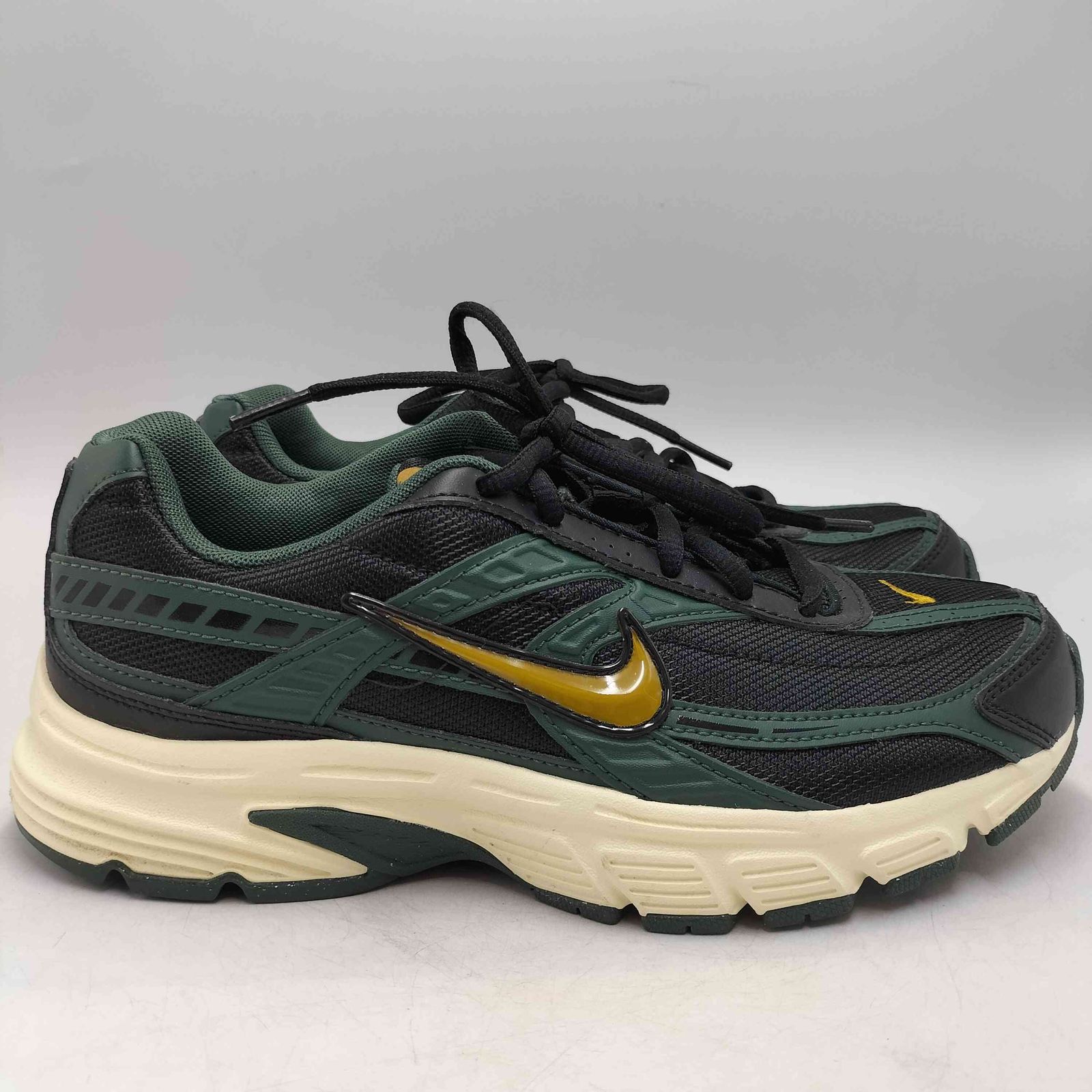 ナイキ NIKE