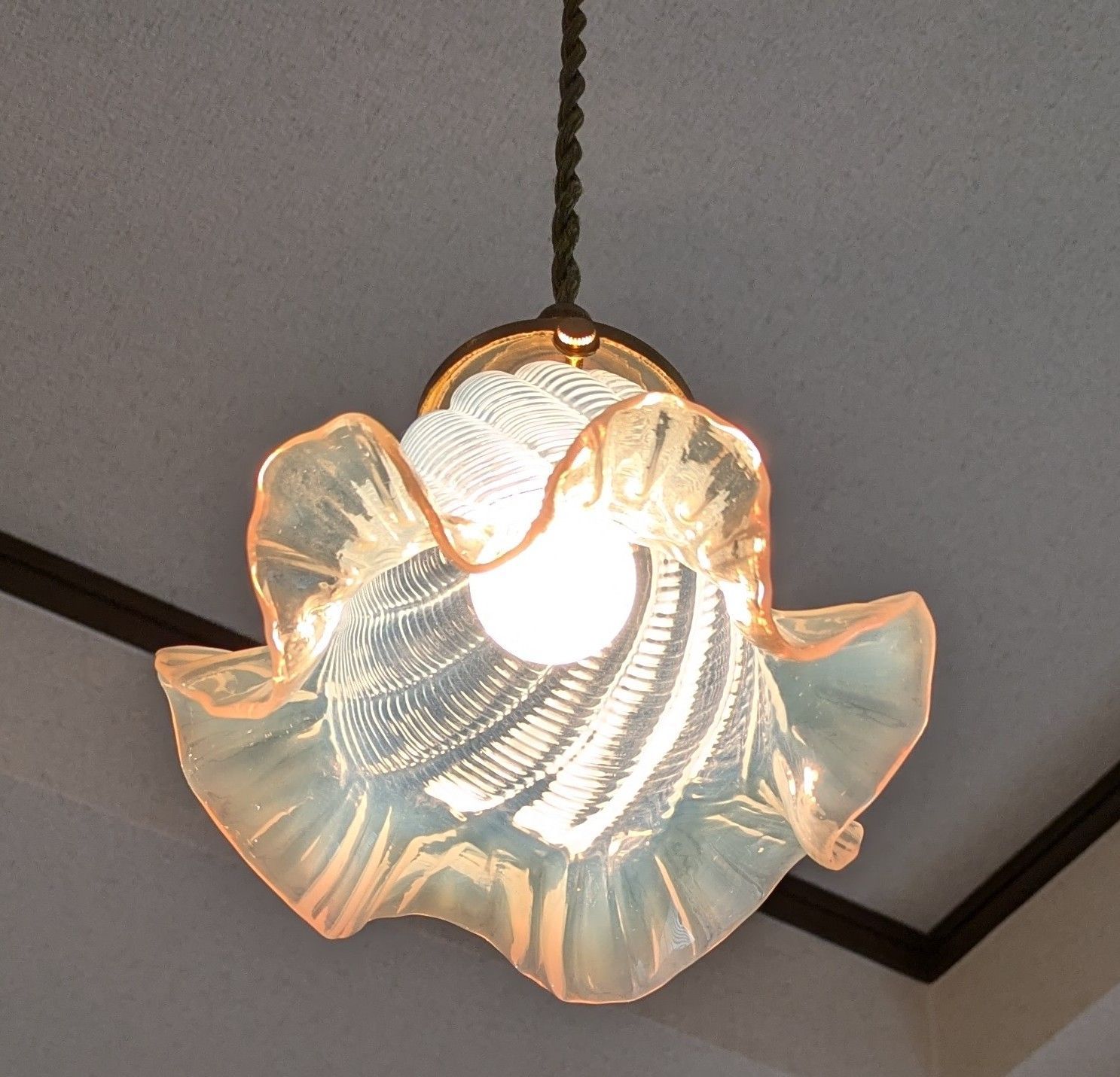 「売約済」フランスアンティーク オパールセントシェード  (シェードのみ) オパールセントガラスのアンティークランプシェード フランス製