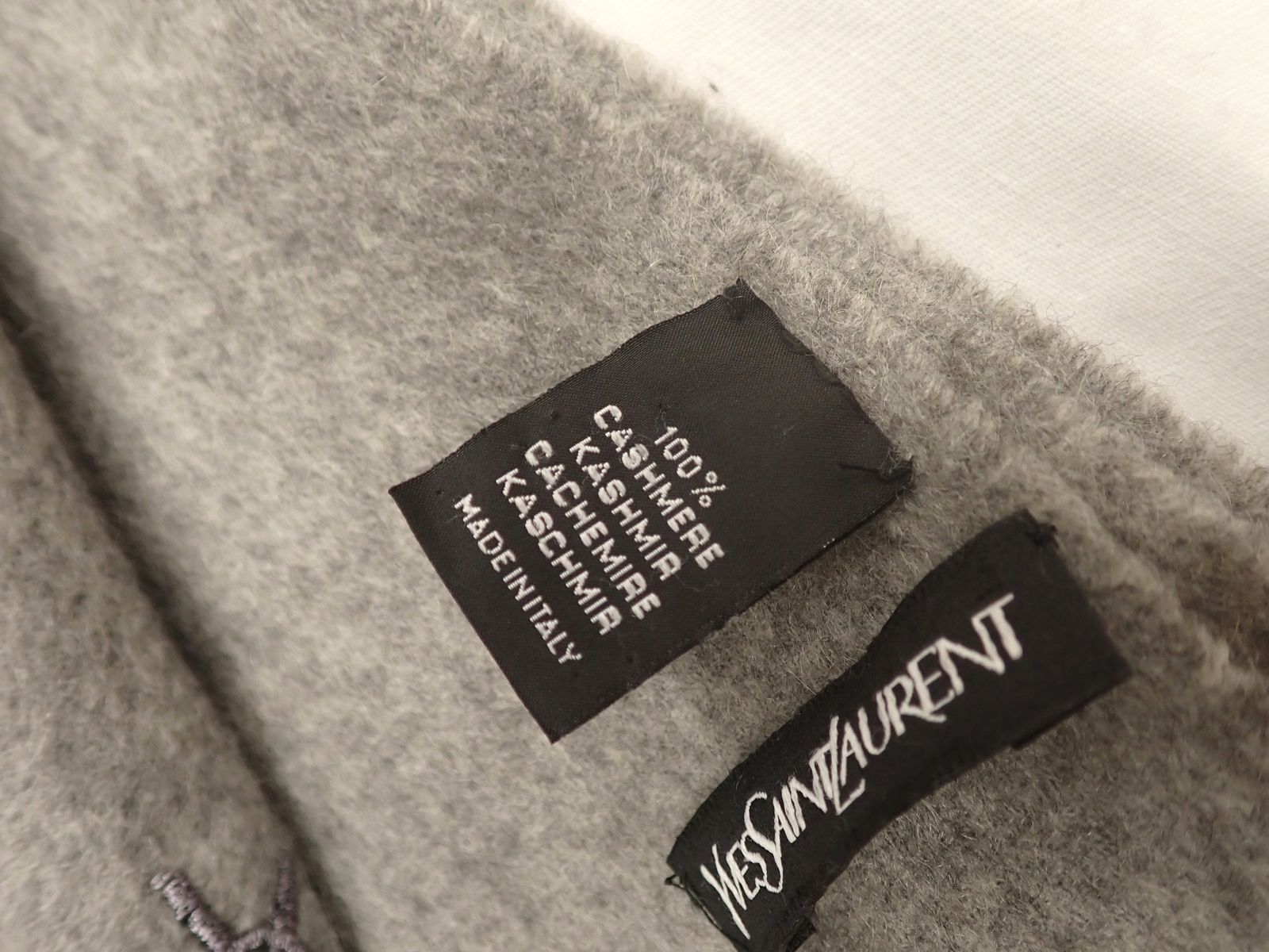 Yves Saint Laurent サンローラン カシミヤマフラー グレー サン Yves Saint Laurent サンローラン カシミヤマフラー グレー サン