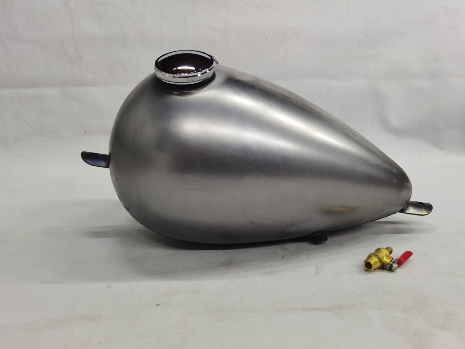 T-25 汎用品 ハーレー ワンオフ マスタングタンク キャップ T-25 汎用品 ハーレー ワンオフ マスタングタンク キャップ