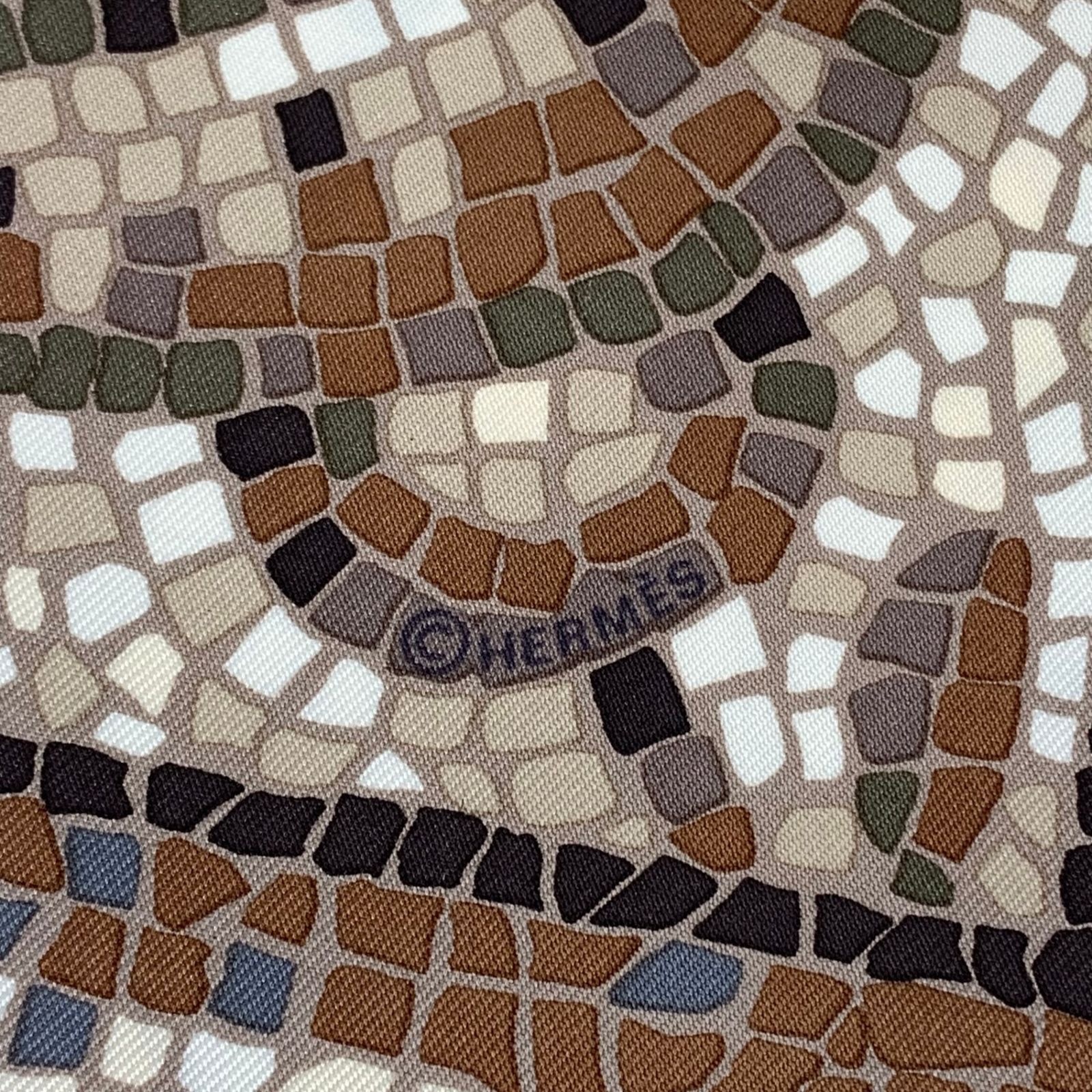 HERMES エルメス カレ90 SOUS LE CEDRE ヒマラヤ杉の下で スカーフ