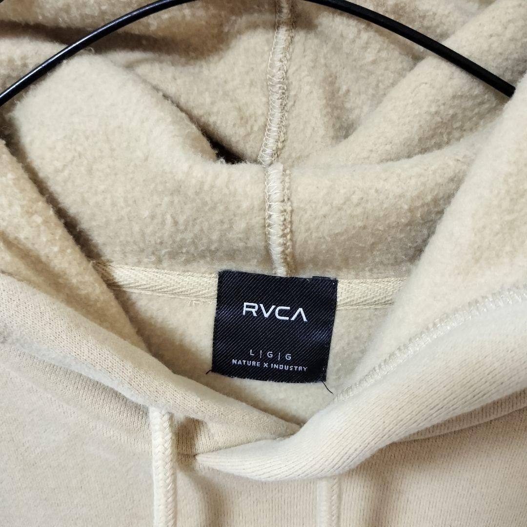 RVCA イエローベージュ 袖ロゴ プルオーバーパーカー ルーカ