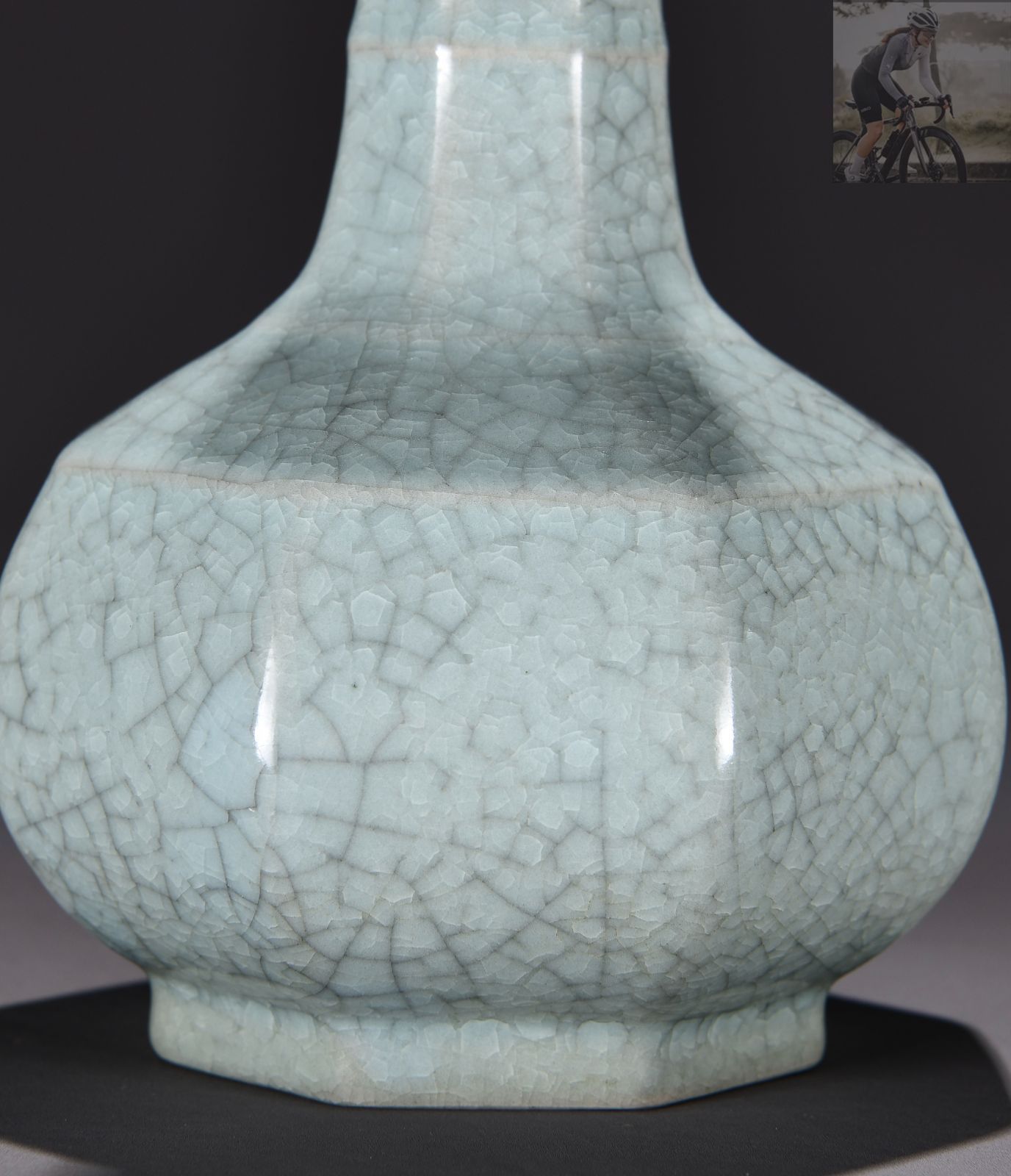 宋代 定窑 包口刻花卉纹盘口瓶 陶芸 文房具 置物 古美術 花瓶 禮品 年代物 宋代 定窑 包口刻花卉纹盘口瓶 陶芸 文房具 置物 古美術 花瓶