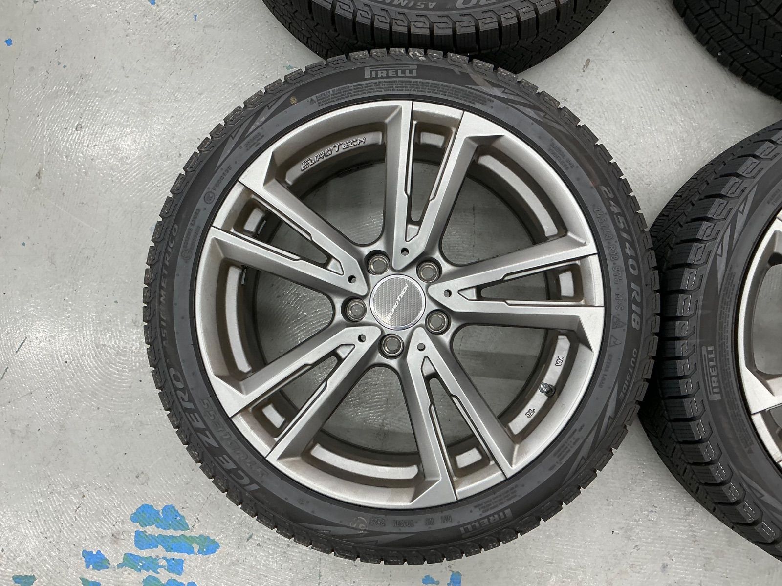 アウディTTクーペスタッドレスタイヤホイル付き245|40R18 FVCJS