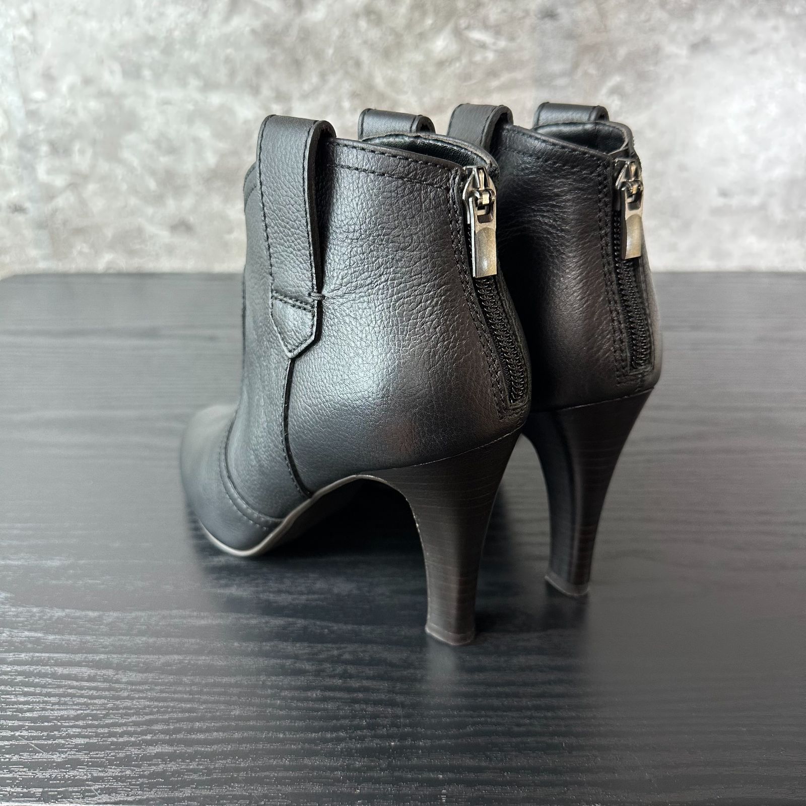 S197 極美品 DIANA ダイアナ 高級シボ革 バックジップ ハイヒール