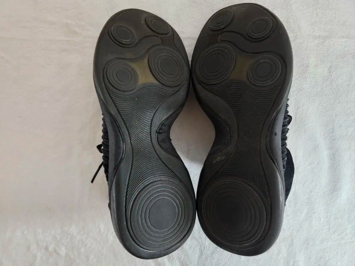 DESCENTE デサント