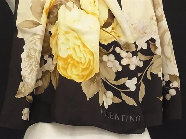 Valentino シルク100%スカーフ　レース調花柄　新品未使用 新品未使用 タグ付き】VALENTINO 花柄 シルク・コットンスカーフ