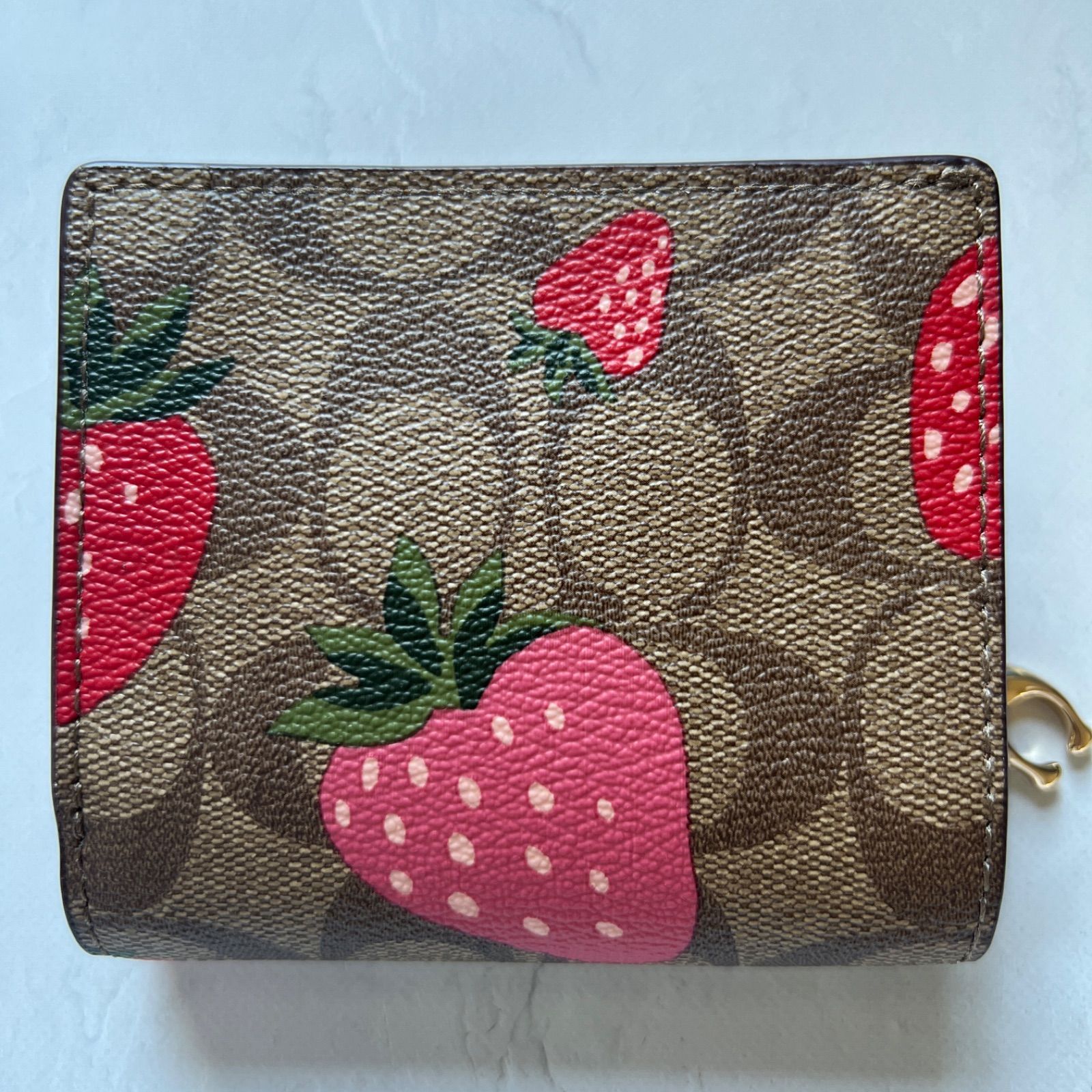 新品coach ミニ財布 コーチスナップ ウォレット・シグネチャー