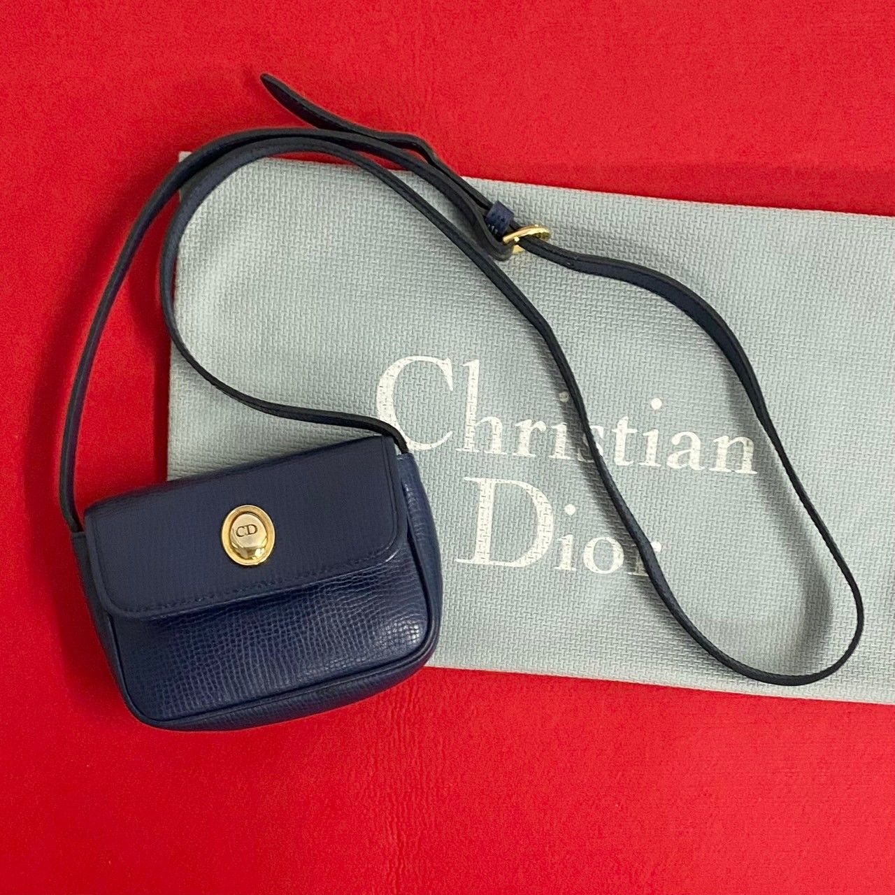 極 美品 Christian Dior ディオール ヴィンテージ CD ロゴ 金具 レザー 本革 ミニ ショルダーバッグ ポシェット ネイビー 紺  25253 - メルカリ