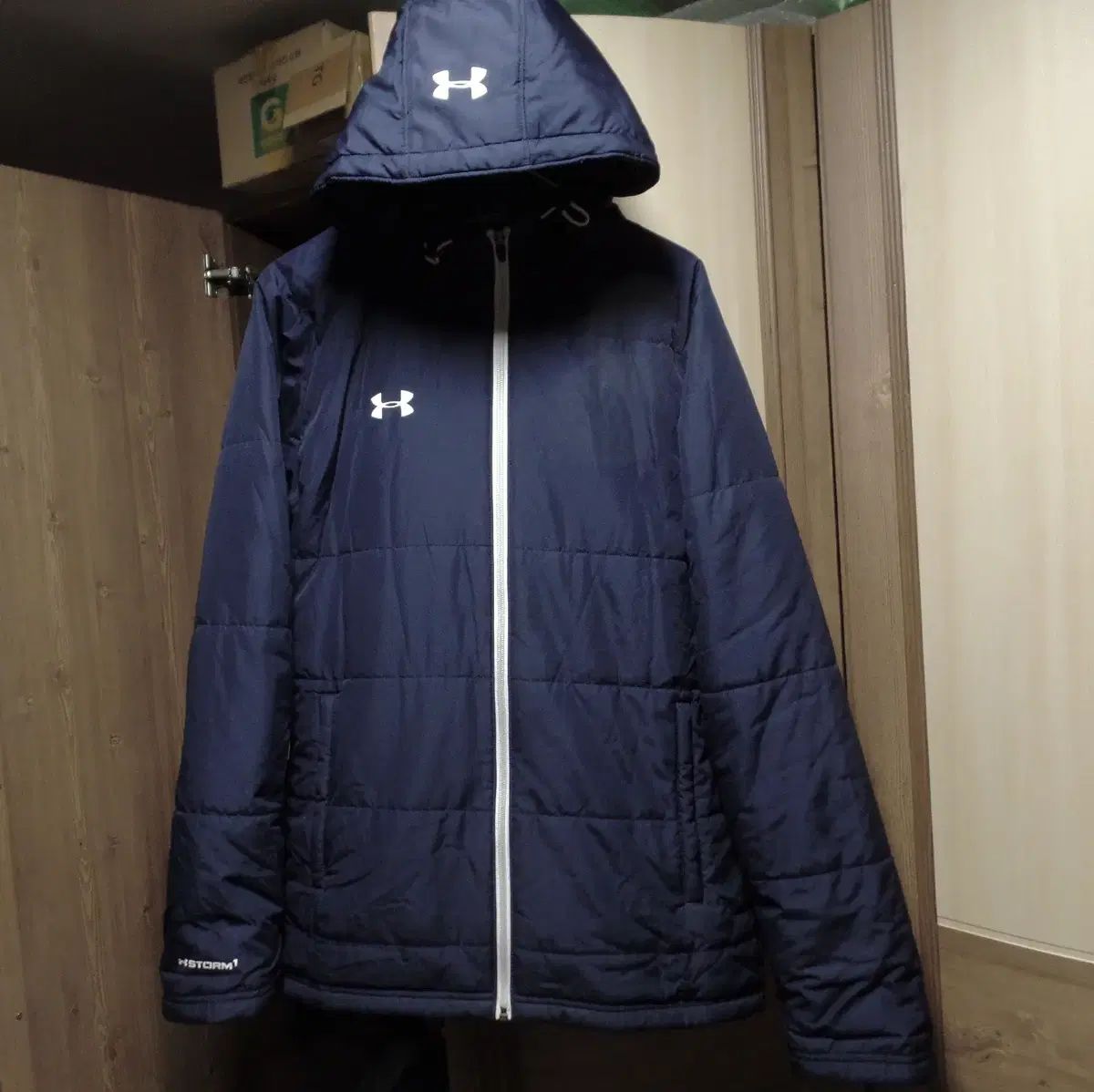 Under Armour ネイビー フード付きジャケット UNDER ARMOUR フード付き