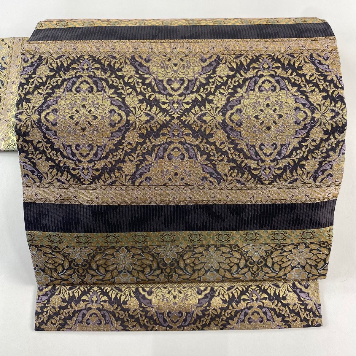 名古屋帯 秀品 華文 花唐草 箔 黒灰 正絹