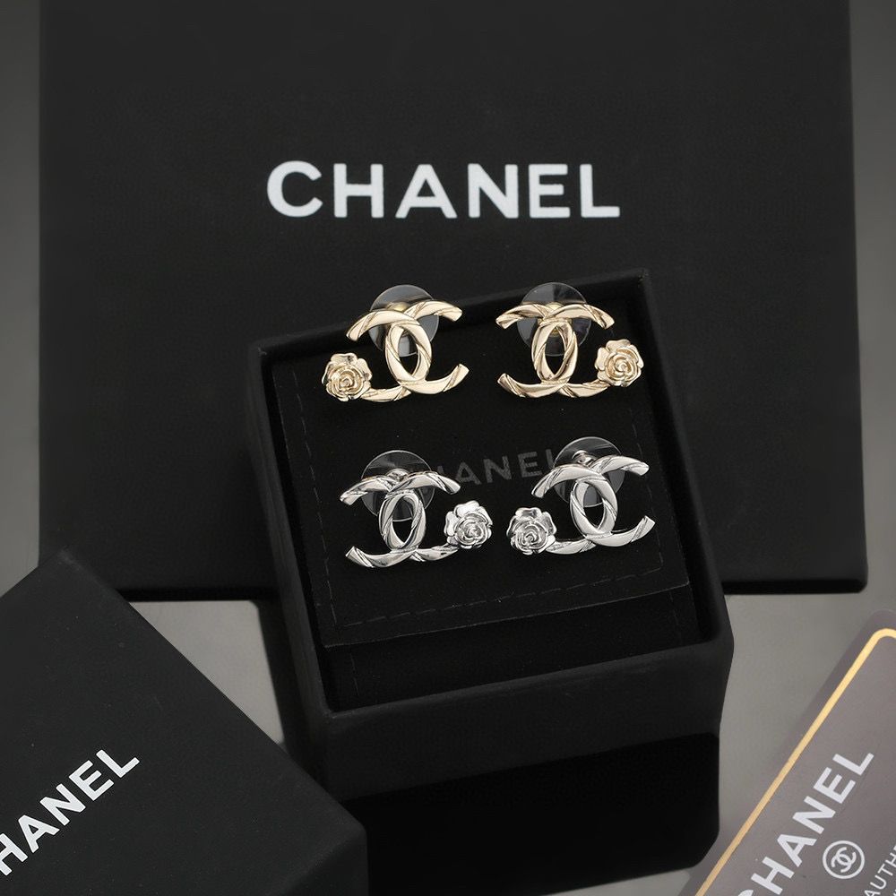 未使用】CHANEL ピアス(両耳用)