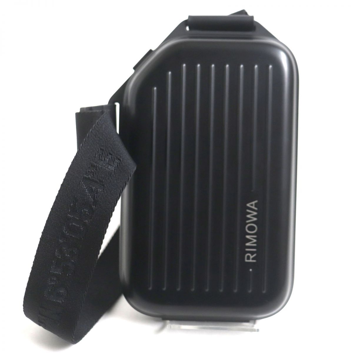 RIMOWA リモワ 99022010 パーソナル アルミニウム ロゴ入り スリングクラッチ|ボディバッグ 黒|ブラック メンズ ドイツ製