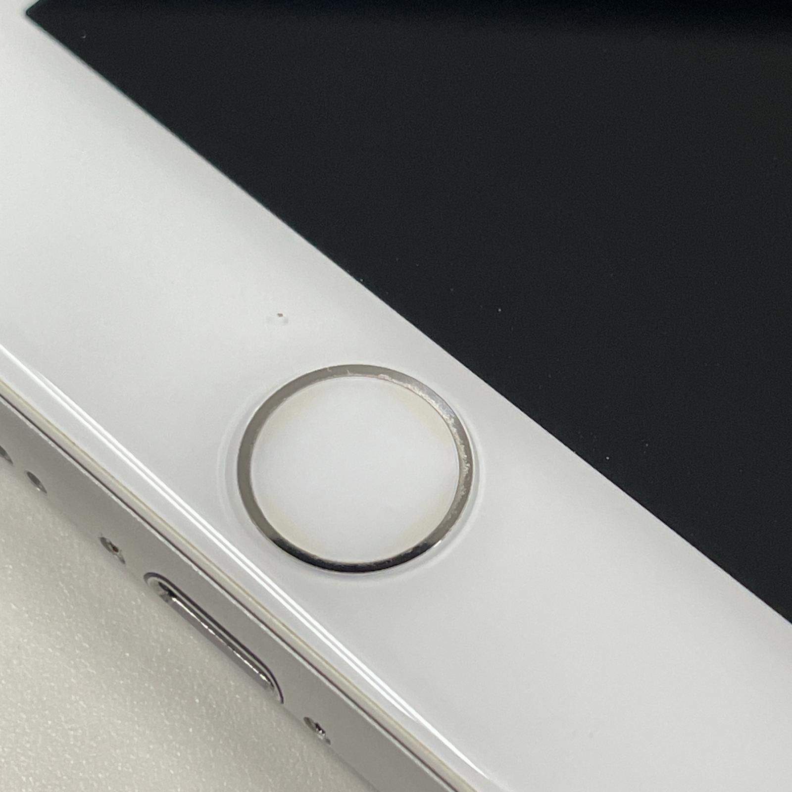 au iPhone 8 64GB シルバー - メルカリ
