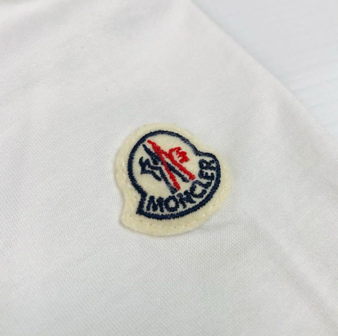 美品☆MONCLER・モンクレール MAGLIA T-SHIRT メンズ ワッペン付