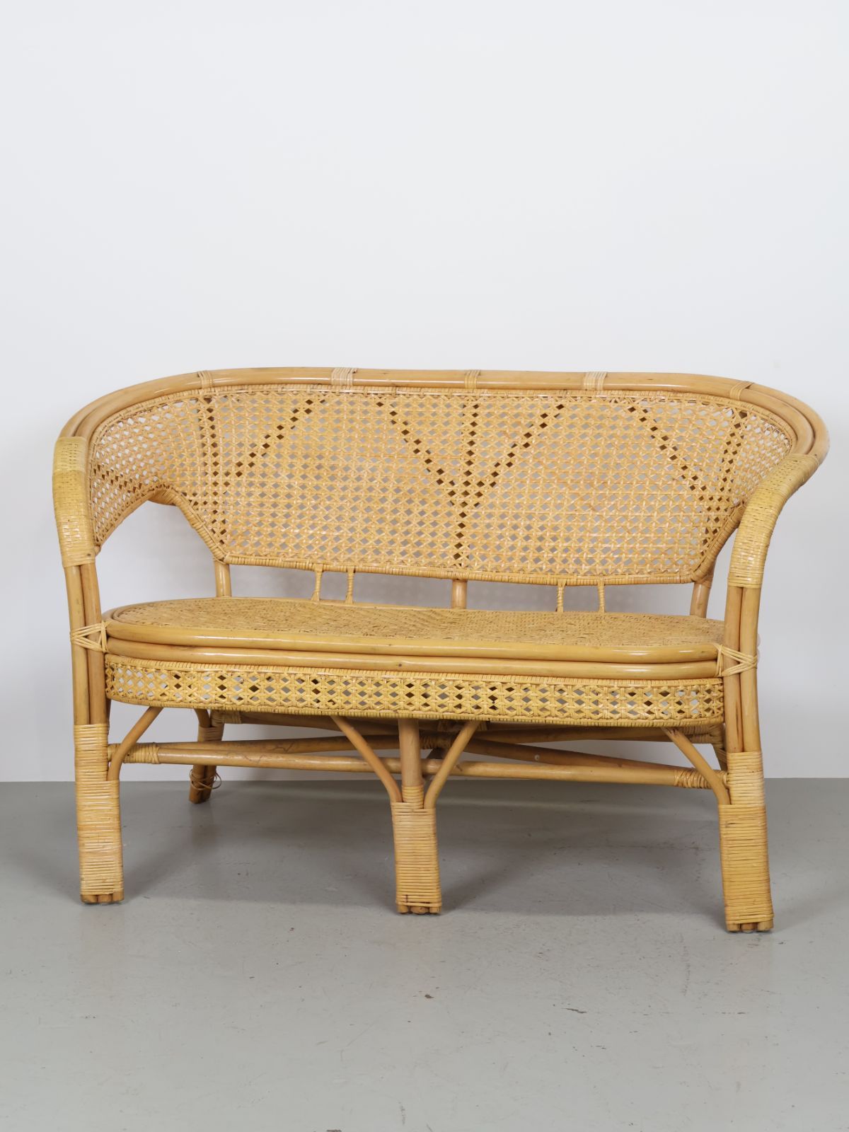 桜屋工業 RA-804 ラタン 円形 モダン 座椅子 2個セット 籐 チェア 桜屋工業 RA-804 ラタン 円形 モダン 座椅子 2個セット 籐 チェア 楽天