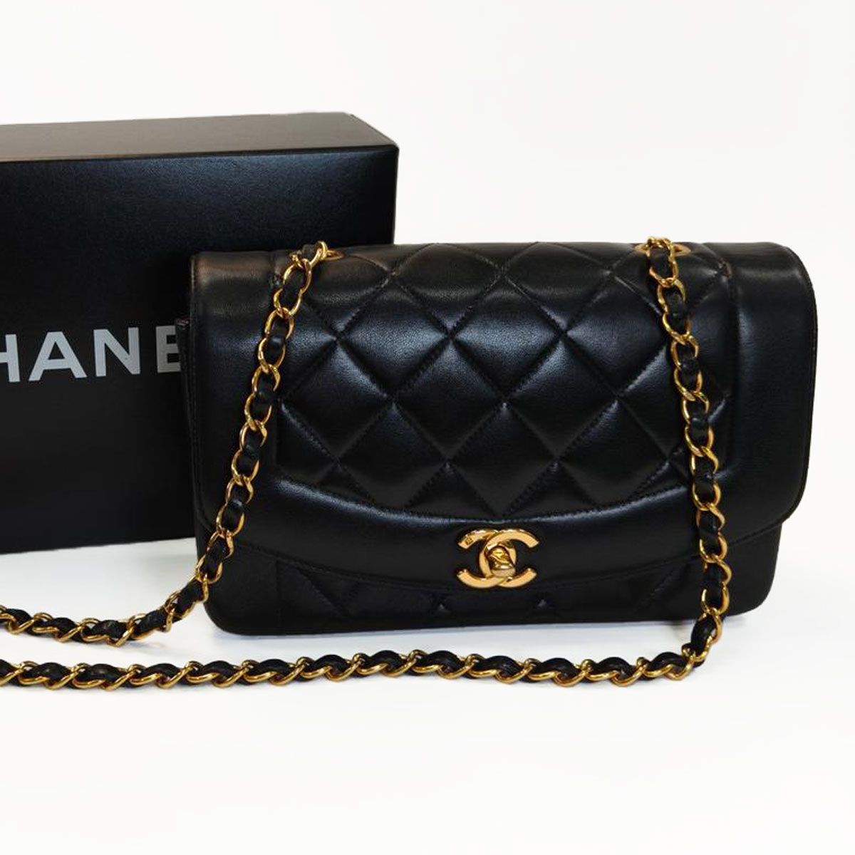 シャネル ショルダーバッグ ダイアナ 22 シャネル CHANEL ダイアナ22 A01164 ブラック ゴールド金具 ラム
