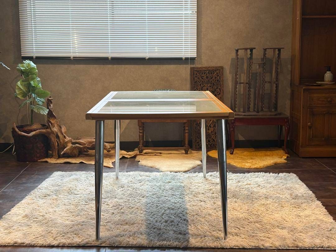 カリガリス　高級　エクステンションテーブル　アンティーク　ビンテージ　イタリア製 イタリアのCalligaris(カリガリス)社の伸長式ダイニングテーブル