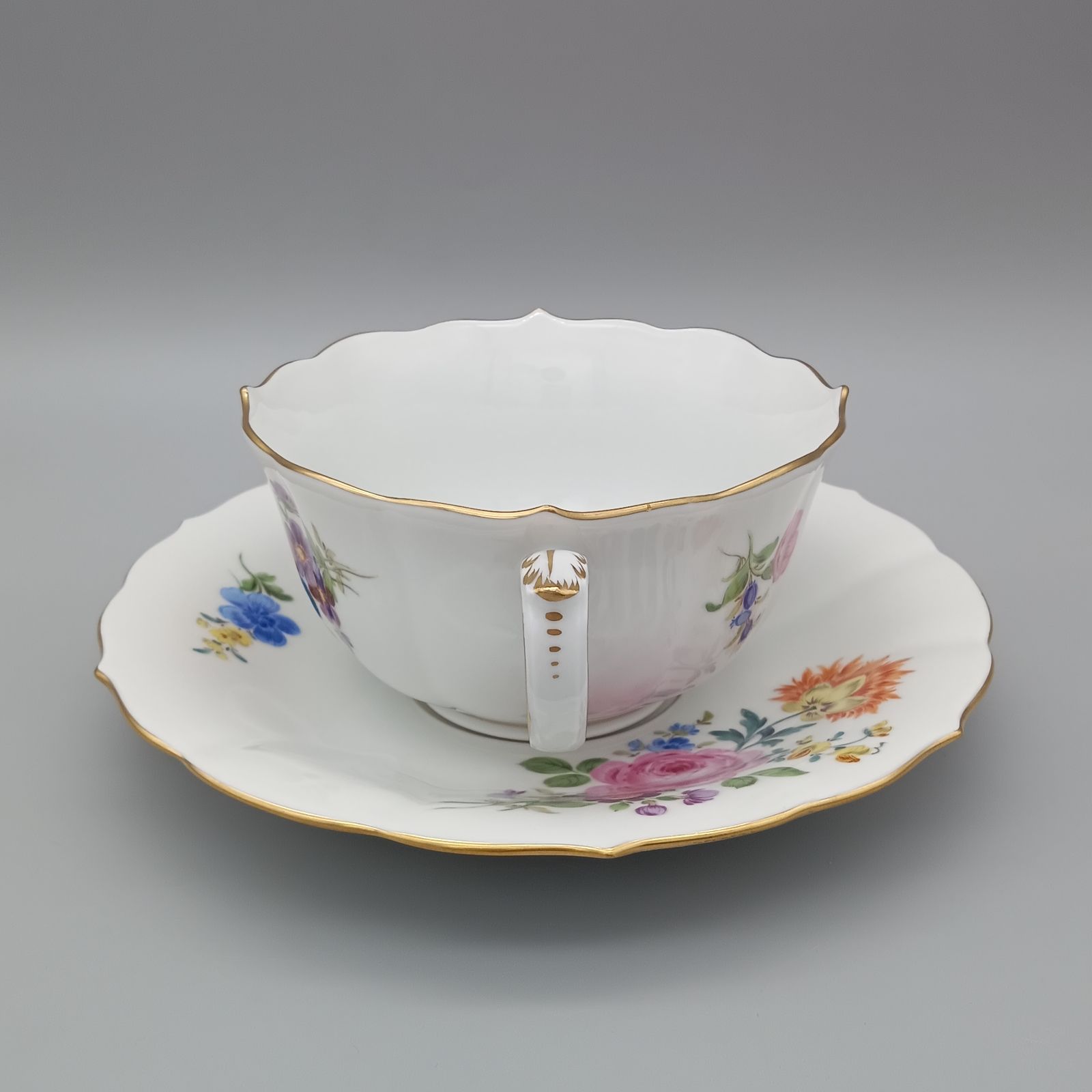 美品 マイセン ベーシックフラワー 5つ花(562/572) ティーカップ