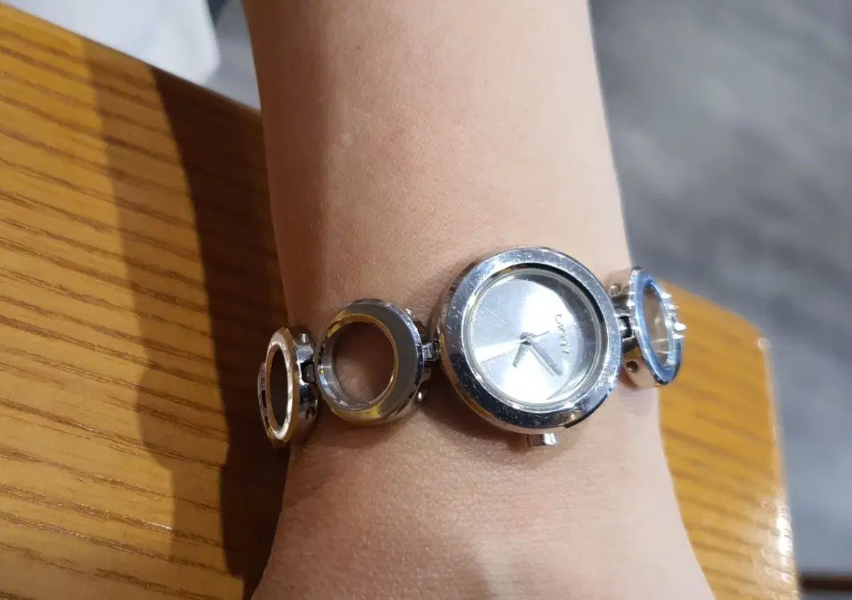 DKNY 女性 メタルウォッチ ファッション時計 ブレスレットウォッチ