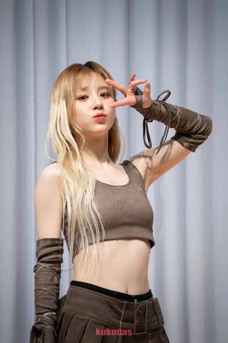 ARTMS ヒジン 直筆 サイン ポラロイド アルテミス ヒジン(HEEJIN) サイン チェキ ポラロイド artms