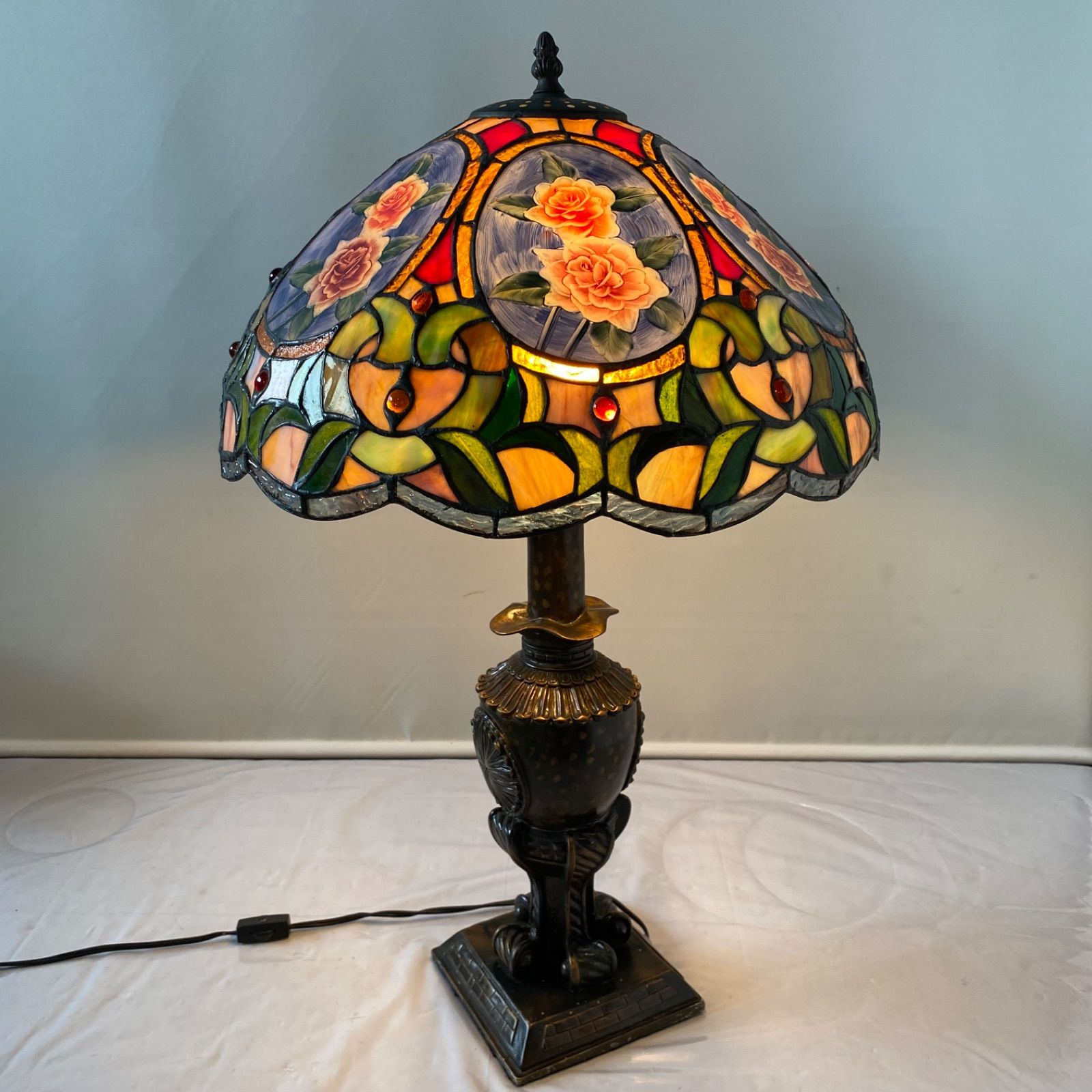 ステンドグラスランプ 薔薇柄