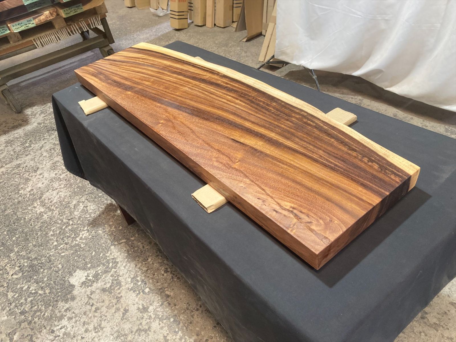 モンキーポッド9072 一枚板無垢 乾燥材 1230x290-350-290x47mm