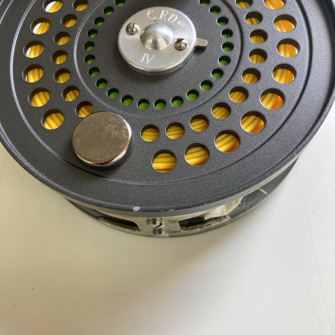 ORVIS CFOⅣ オービス フライリール フェルトケース付き ORVIS CFOⅣ オービス フライリール フェルトケース付き ORVIS C.F.O.