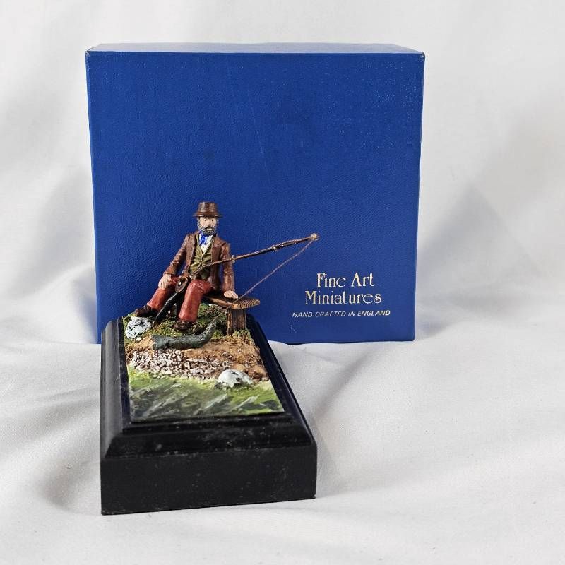 1988年製 英国ヴィンテージ ファインアートミニチュア 釣りをする紳士