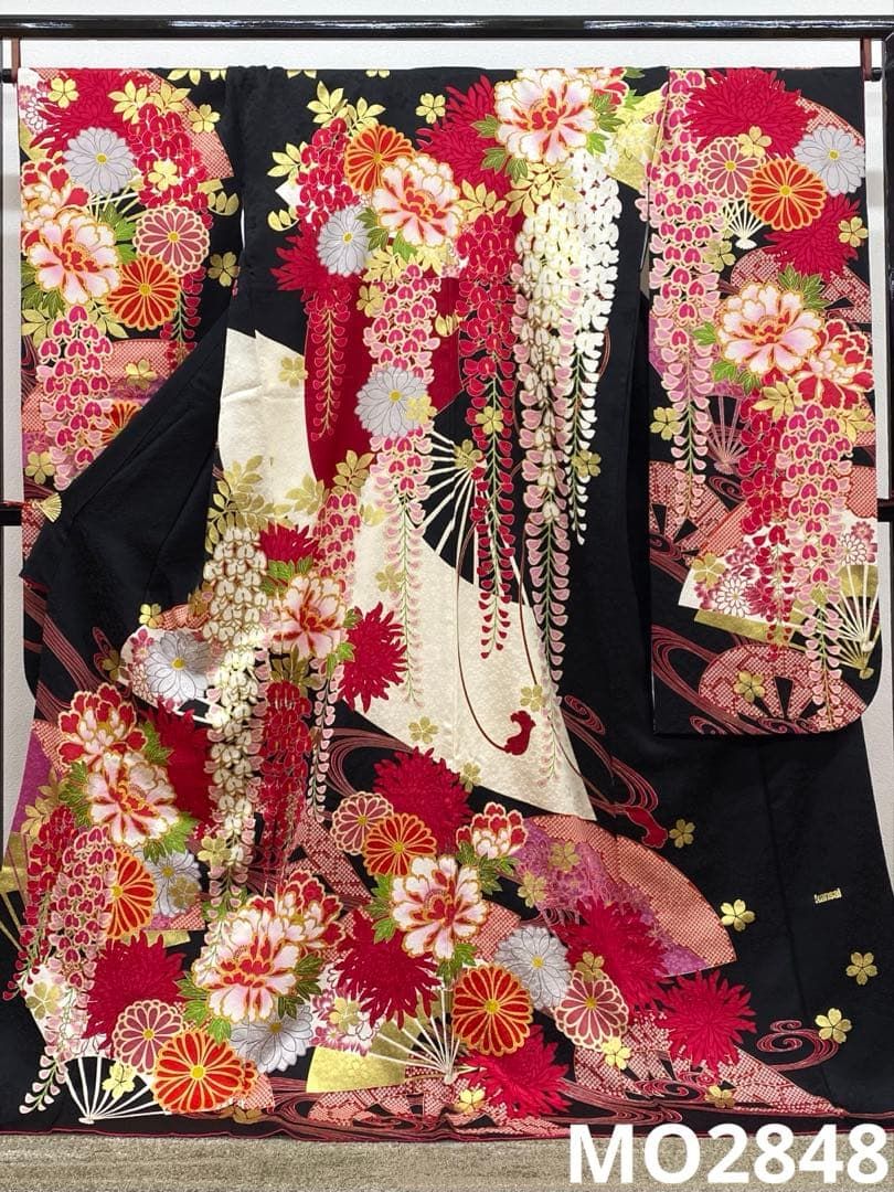 ブランド振袖 山本寛斎 豪華 刺繍 金彩 紋意匠 身丈174cm 身幅ゆったりめ