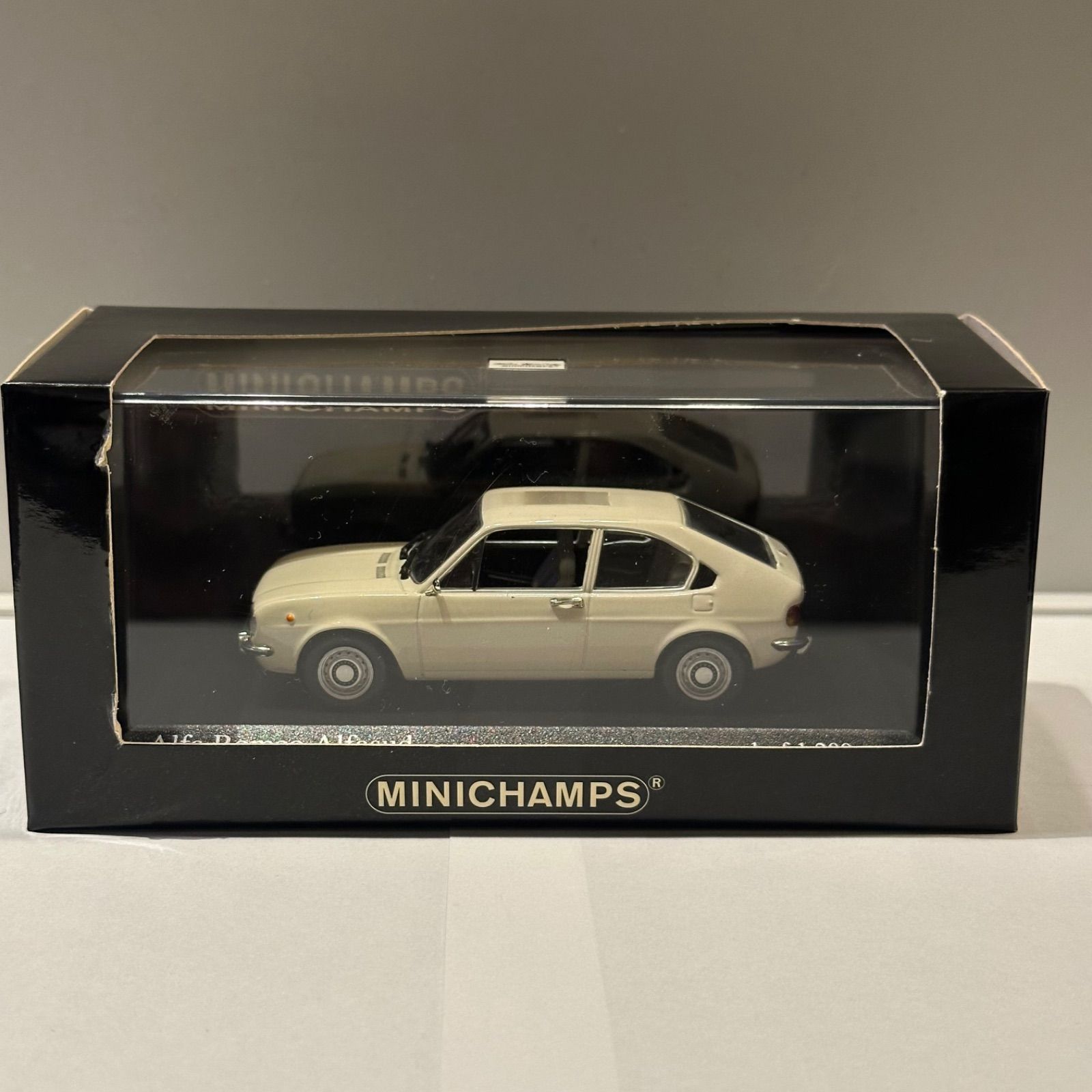Alfa Romeo Alfasud 1972 色：White メーカー：ミニチャンプス 新品未