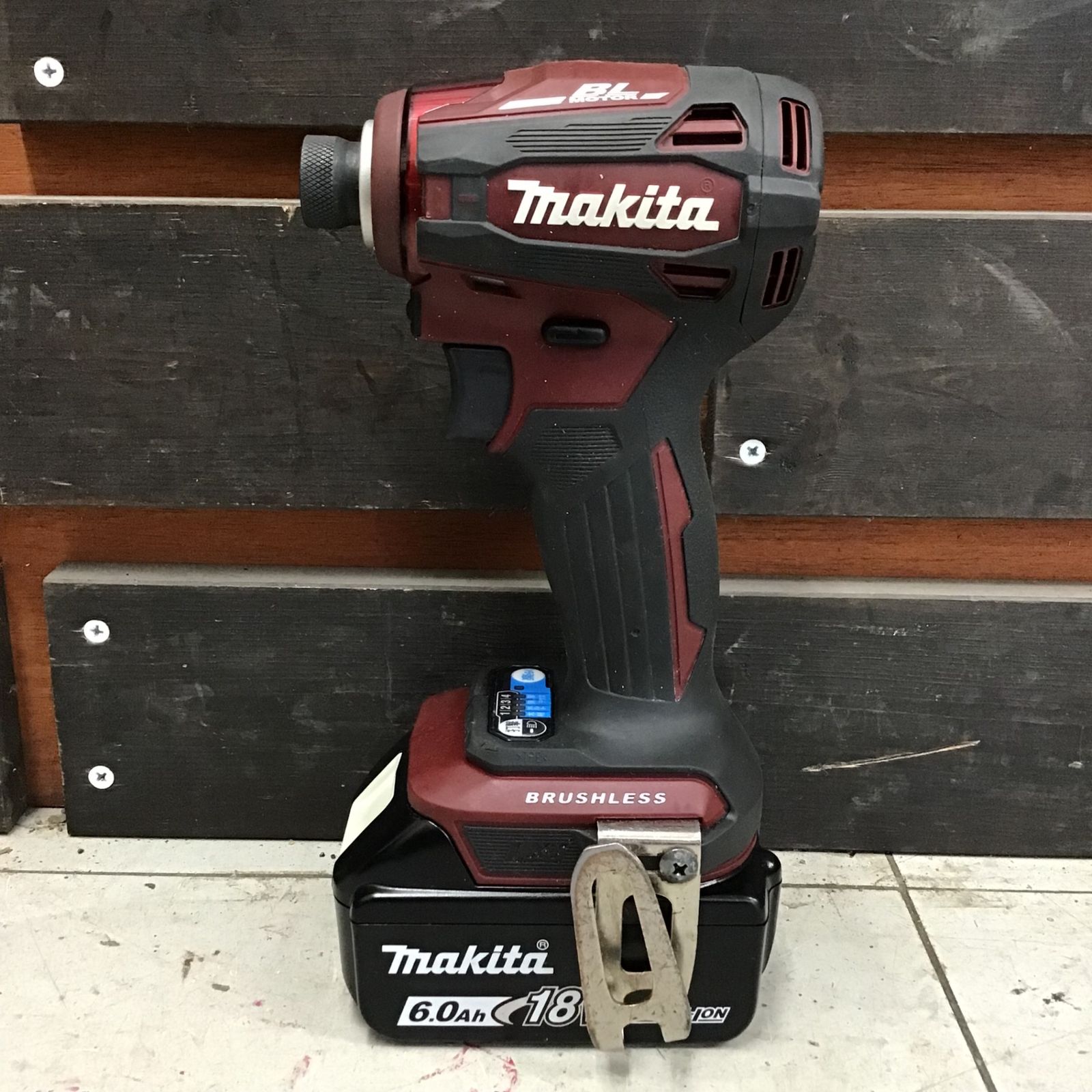 中古品】 マキタ/makita コードレスインパクトドライバー