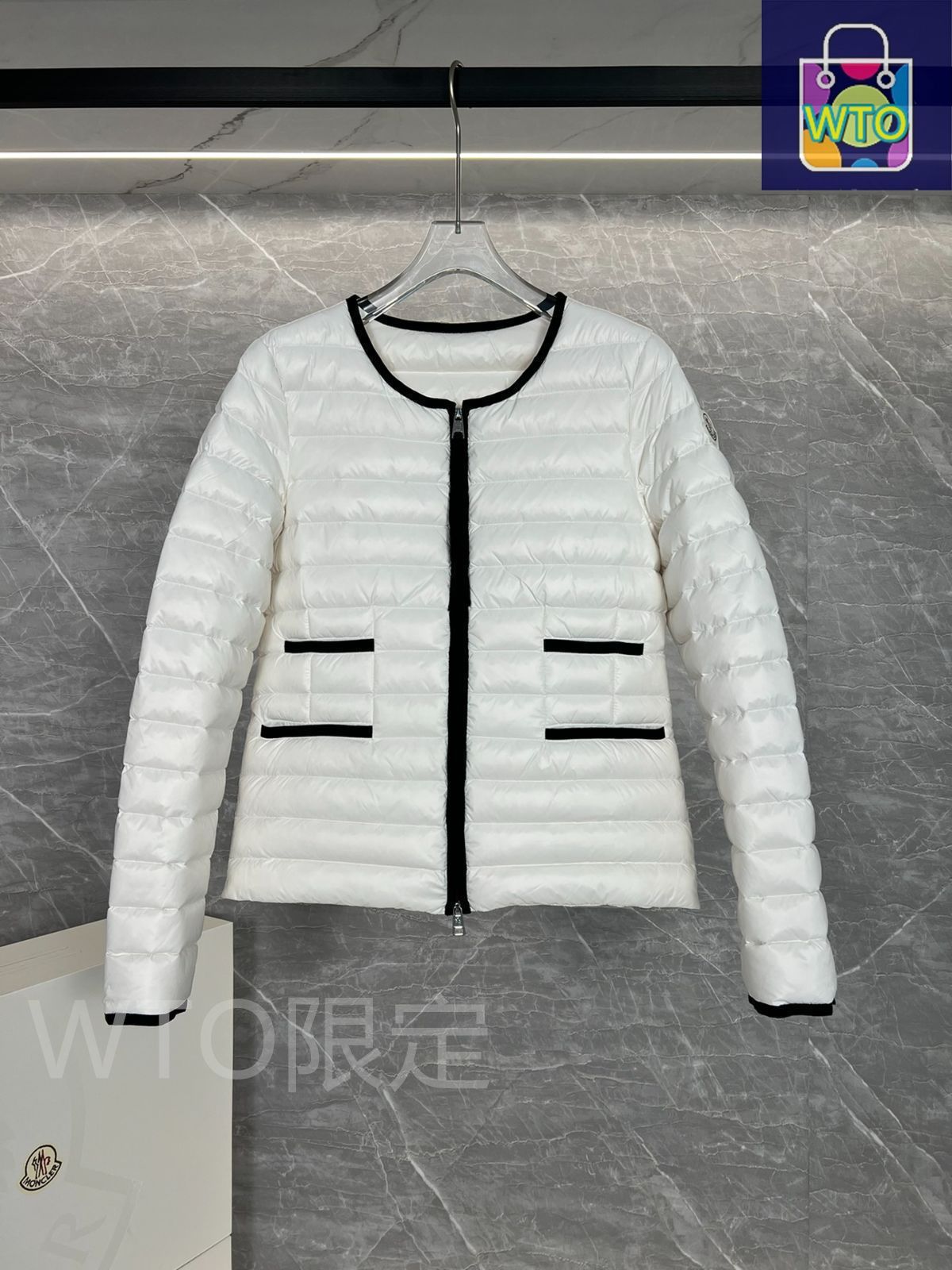 ＊MONCLER＊ パッド レザー ミュール モンポケット 関税・送料込 MONCLER (モンクレール) 撥水 レザーロゴパッチ フルジップ