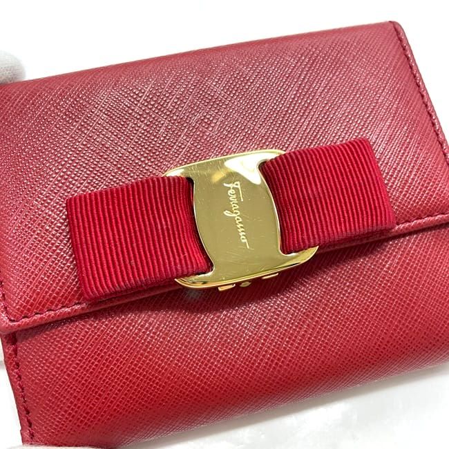 サルヴァトーレ フェラガモ 二つ折り 財布 レッド ヴァラ 美品 レザー