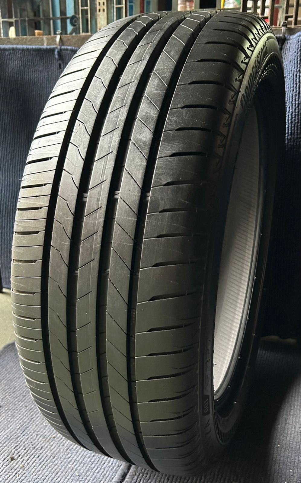 製造 溝8.5分山 BRIDGESTONE ALENZA 001 1本 235 50R20 ランフラット ASP3228