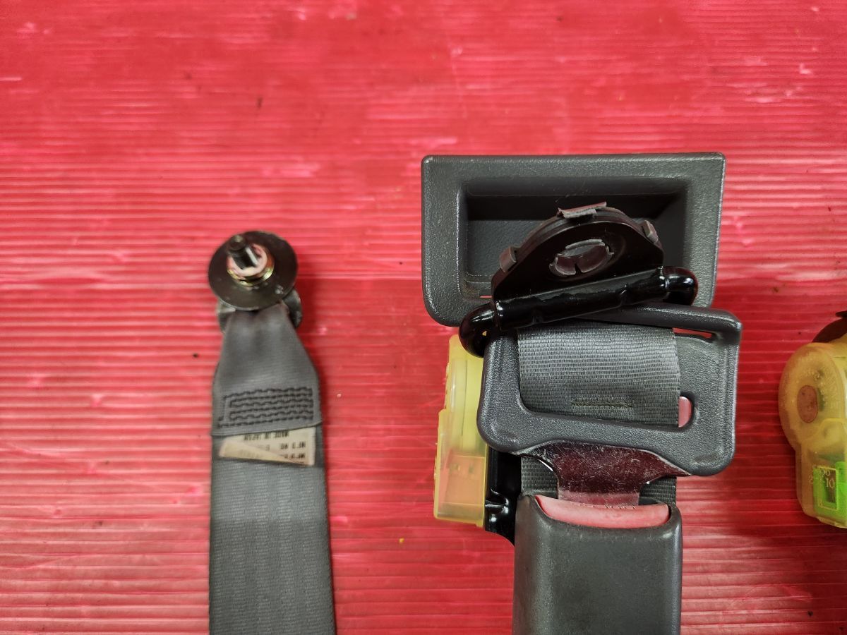 マツダ AA6PA キャロル 純正 左右 フロントシートベルト