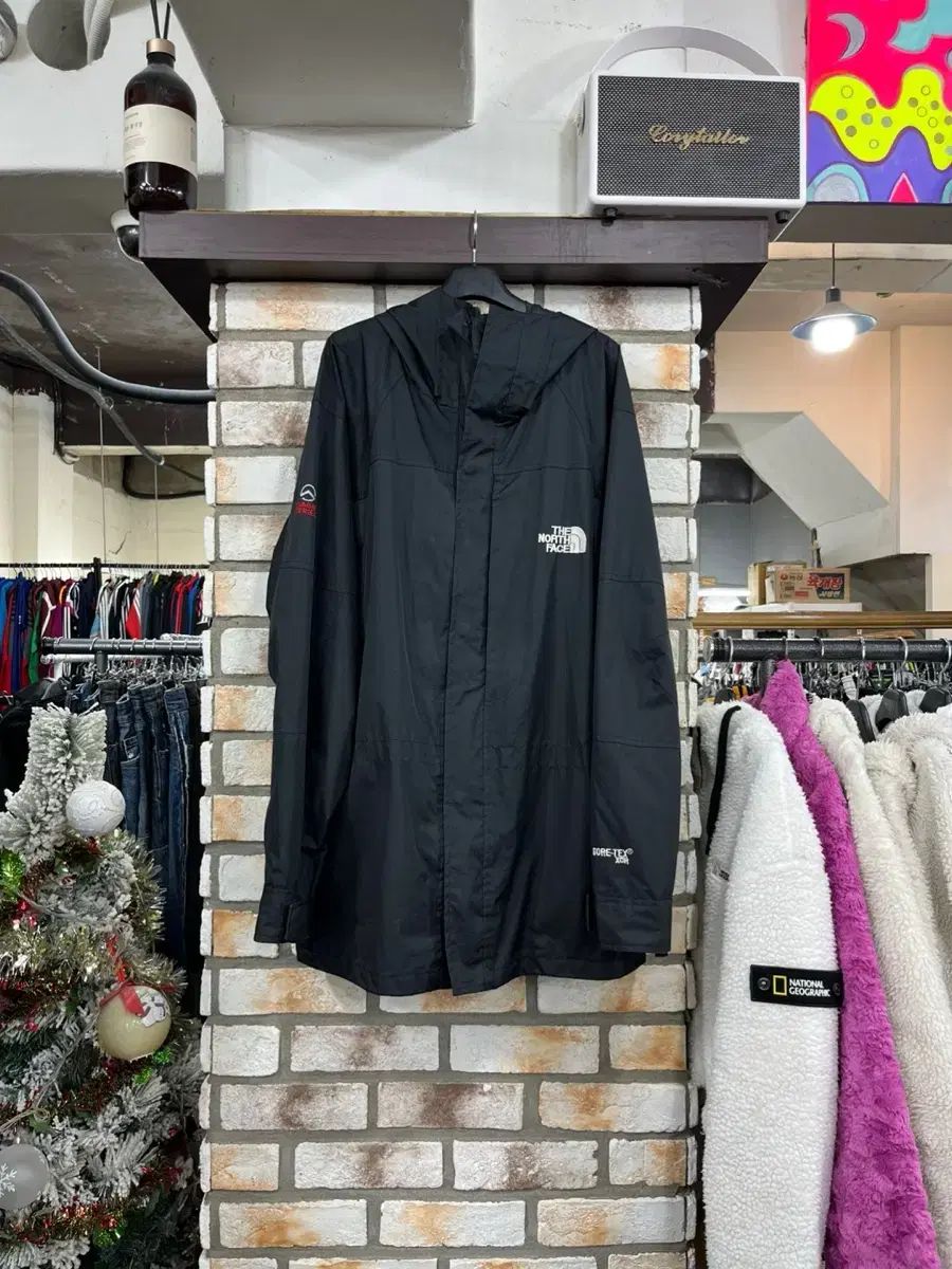 THE NORTH FACE(ザ・ノース・フェイス) ブラック ウィンドブレーカー