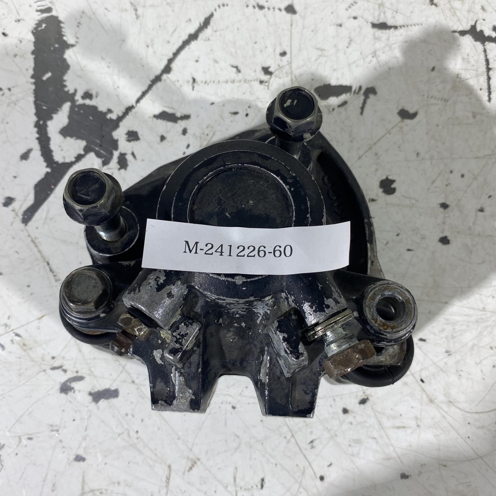 Z400FX★フロントブレーキキャリパー☆一式 Z400FX☆フロントブレーキキャリパー☆一式 z400fxフロントブレーキ