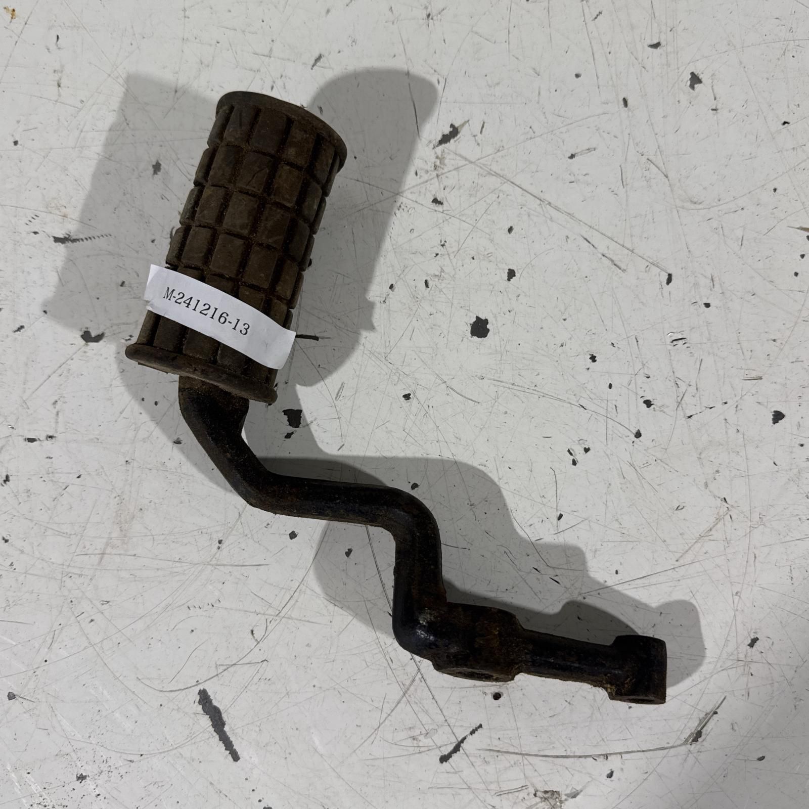 SUZUKI GT750 フロントステップ 右側スズキ