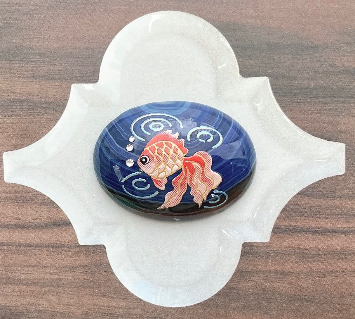 ☆〜天然石 ブルー縞瑪瑙 少し早めの金魚 帯留め 40×30〜☆ - メルカリ