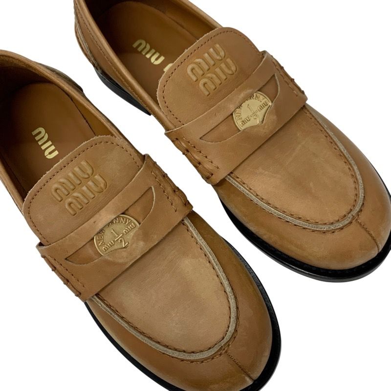 未使用級✨miu miu ミュウミュウ　ビンテージ加工　ローファー　レザー 未使用級✨miu miu ミュウミュウ ビンテージ加工 コイン